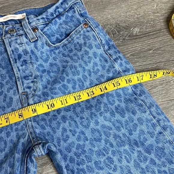 Levi’s High Rise Animal Print Wedgie Straight Fit Cropped Jeans Blue Sz 25 - Picture 11 of 16
